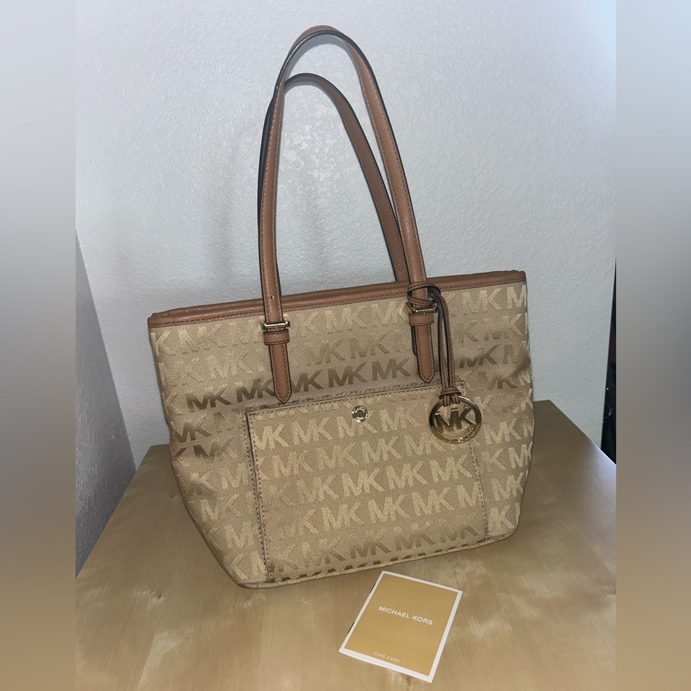 NWOT Michael Kors Gold shoulder bag